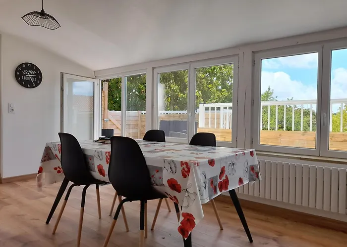 Logement Lumineux Avec Terrasse